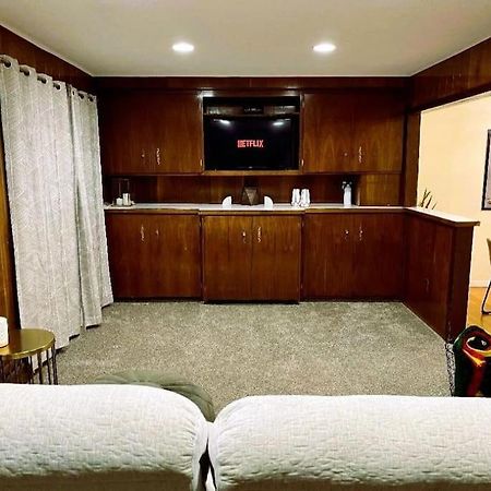 Nice Cozy Family-Sized Home In Quiet Neighborhood Oak Park Екстериор снимка