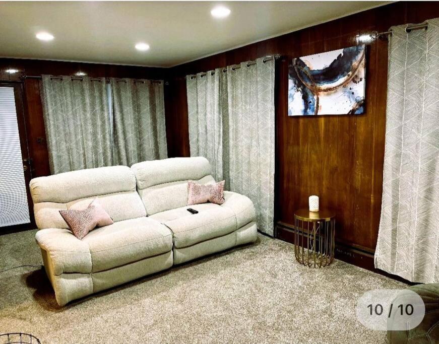Nice Cozy Family-Sized Home In Quiet Neighborhood Oak Park Екстериор снимка
