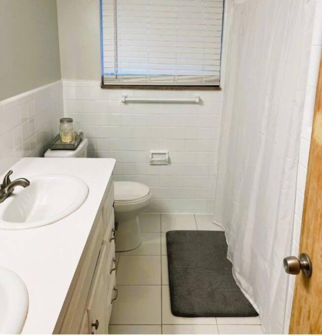 Nice Cozy Family-Sized Home In Quiet Neighborhood Oak Park Екстериор снимка